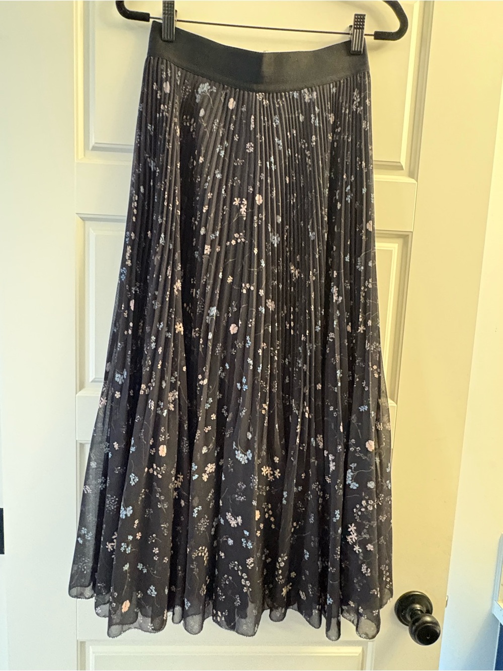 Aritzia Wilfred Twirl Skirt - Black with Pastel Floral Print
